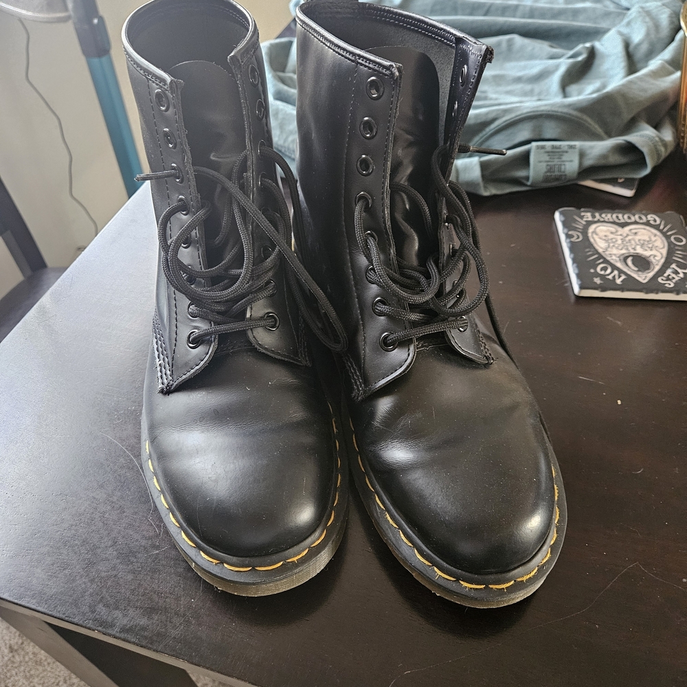 Black Doc Martens Nappa's 1460